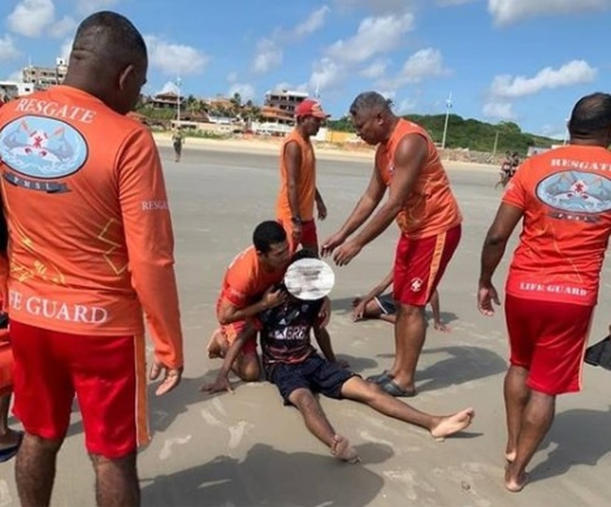 Guarda Vidas Resgatam Quatro Banhistas De Afogamento Na Praia Do Caolho Em São Luís Maranhão G1 4601