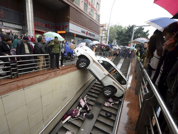 Por sorte, ninguém ficou ferido no acidente (Foto: Reuters)