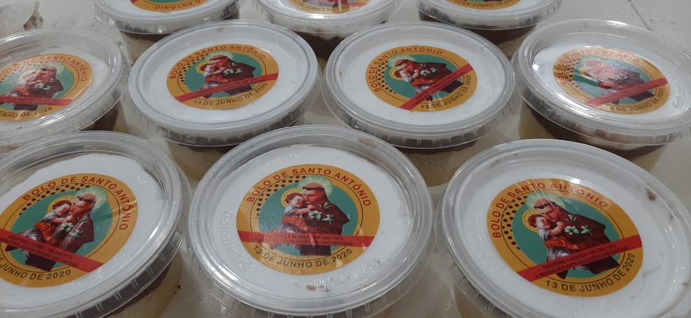 Produção dos 4 mil bolos de pote está sendo finalizada nesta sexta-feira (12) — Foto: José Aparecido/TV Morena