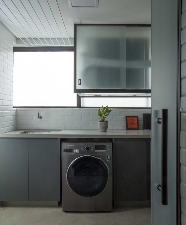 Uma máquina de lavar limpa evita o risco de ter roupas danificadas ou manchadas. (Foto: Divulgação)