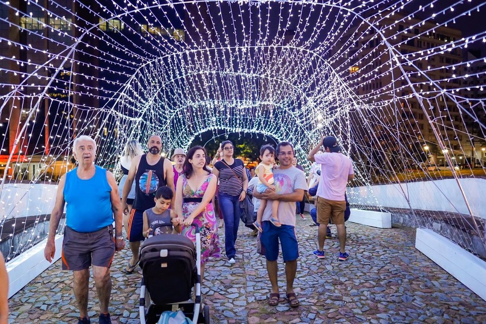 Programação de Natal de Porto Alegre tem shows, neve artificial e papais  noéis customizados | Rio Grande do Sul | G1