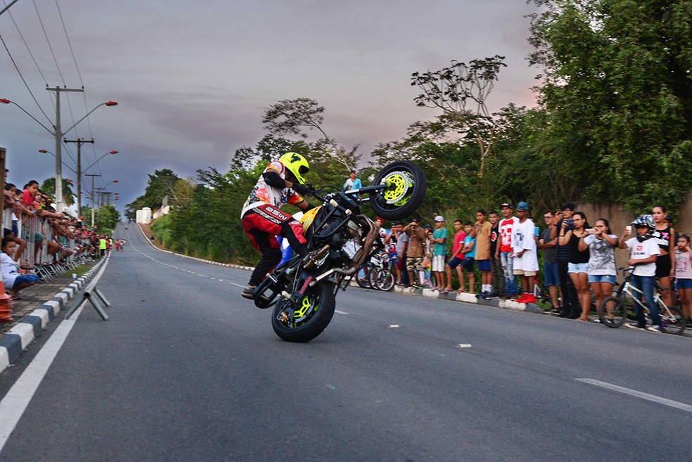 Go Ladeira reúne a turma apaixonada por adrenalina no asfalto (Foto: Semuc)