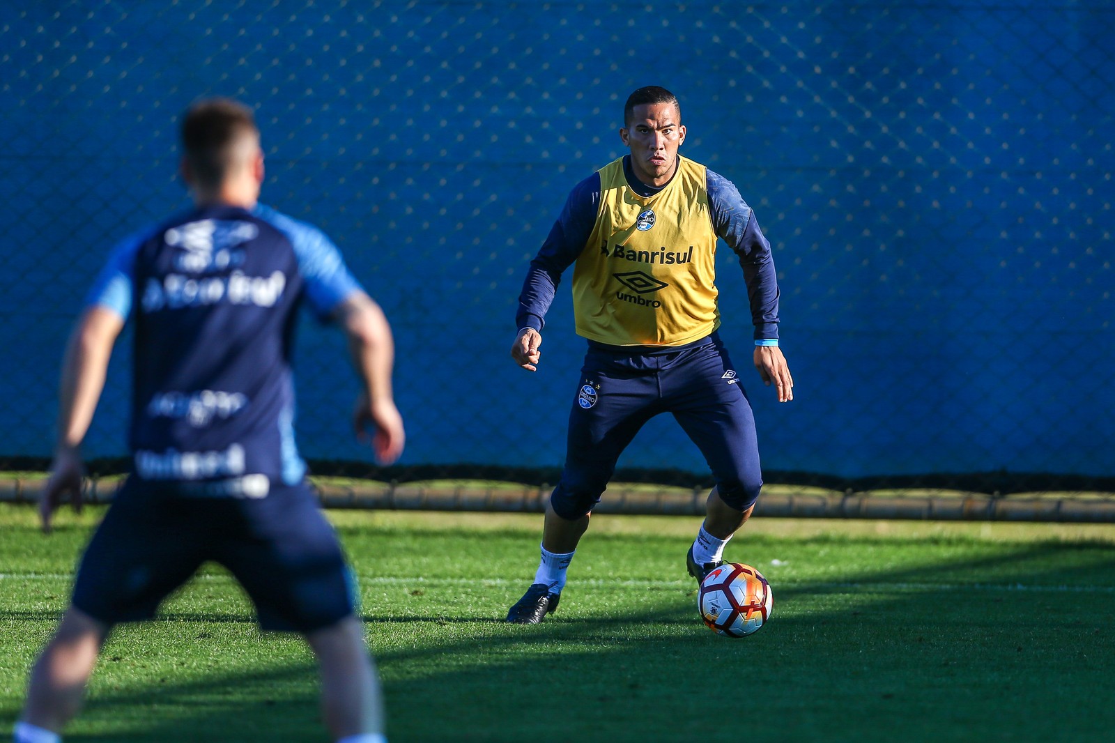 Após espera e (muito) trabalho, Jael ganha sequência como titular do Grêmio