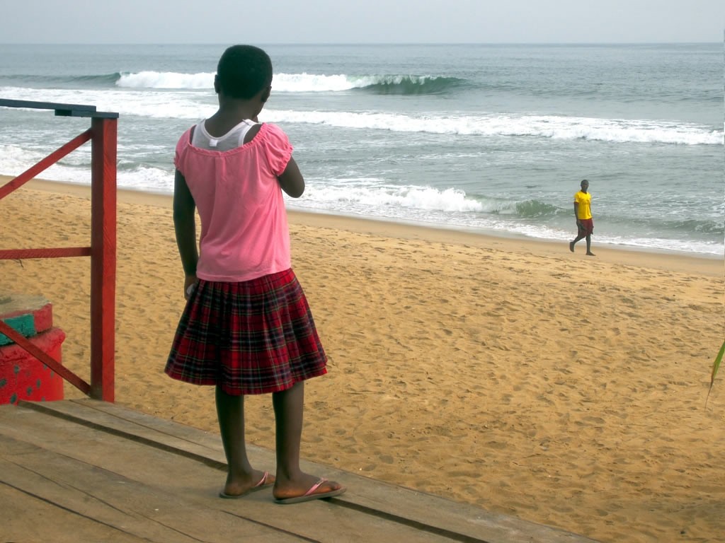 Praia de Monrovia, capital da Libéria (Foto: David Stanley/flickr/creative commons)