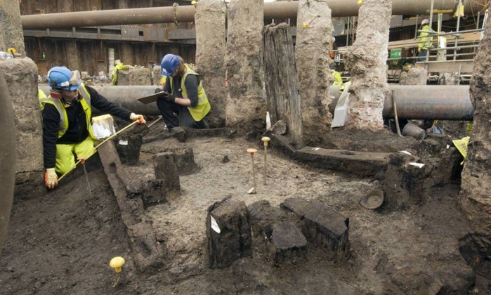 Local da construção foi interditado para investigação arqueológica (Foto: AFP)