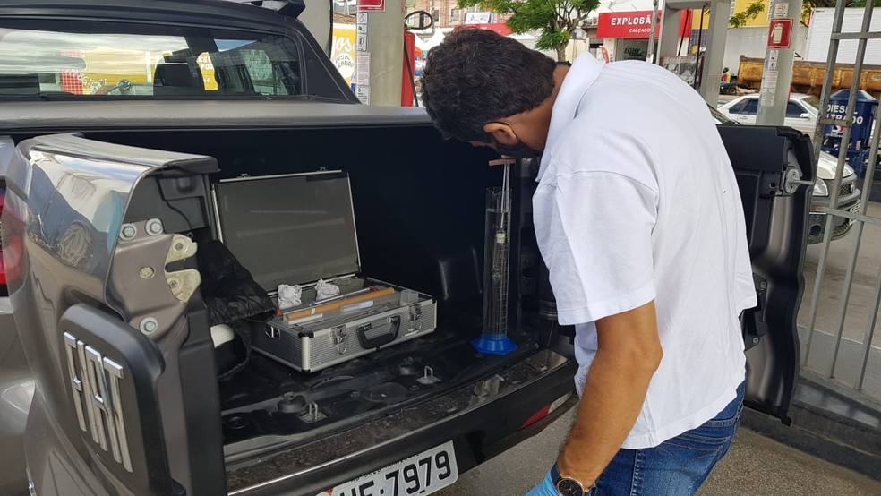 Operação de combate a adulteração de combustível foi realizada em Morro do Chapéu — Foto: Divulgação/PRF