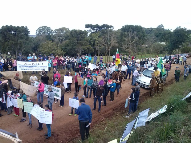 Protesto RSC-470 Lagoa Vermelha RS (Foto: Tainara Scalco/RBS TV)