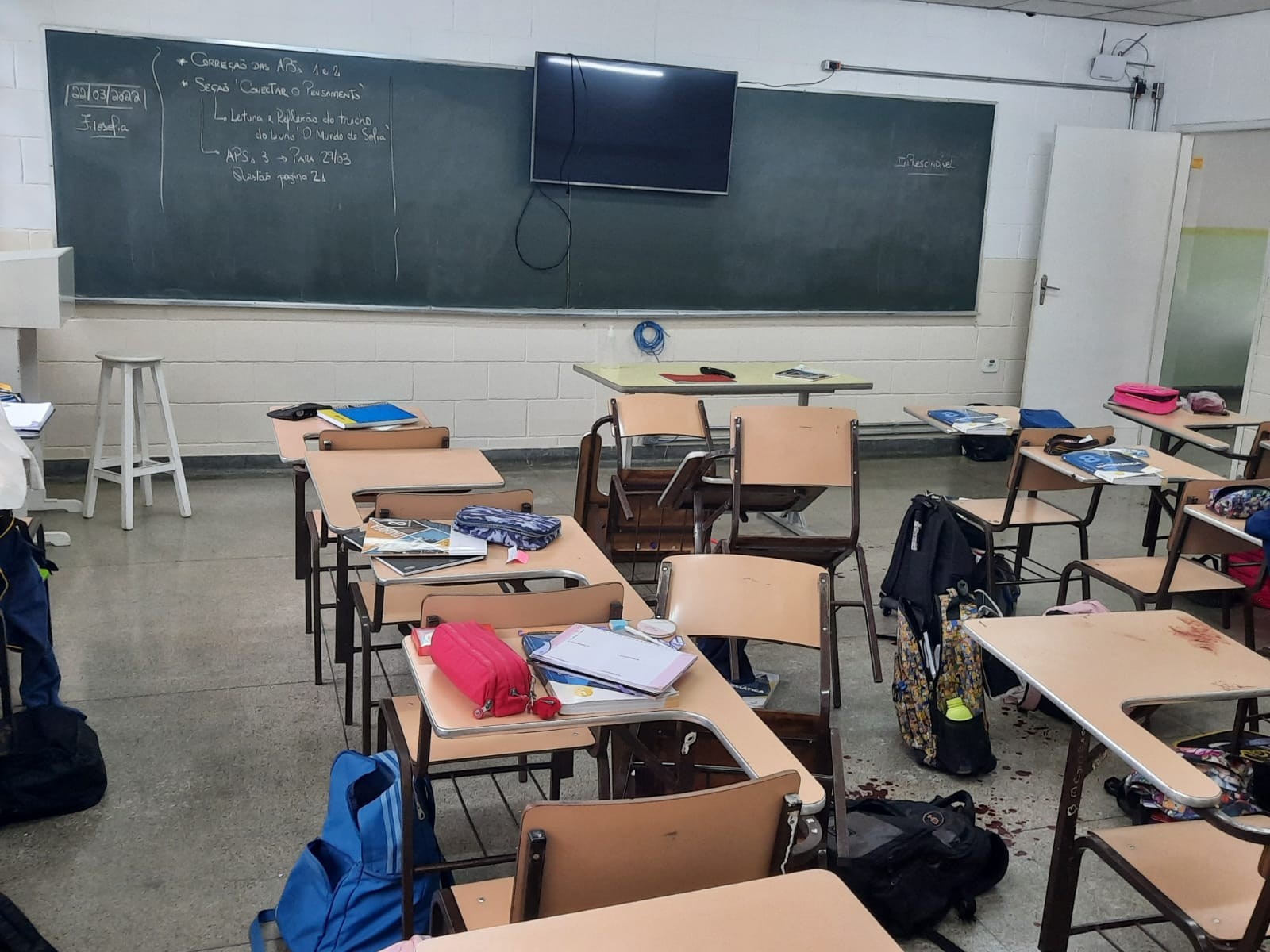 Escola particular em que estudante esfaqueou colega de 12 anos retoma aulas nesta segunda-feira