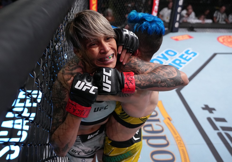 Jéssica Bate-Estaca venceu Amanda Lemos por finalização aos 3min13s do R1 — Foto: Jeff Bottari/Zuffa LLC