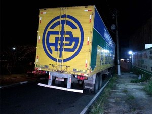 Vítimas foram colocadas no baú do caminhão em Campinas, segundo a polícia (Foto: Leonardo Holanda)