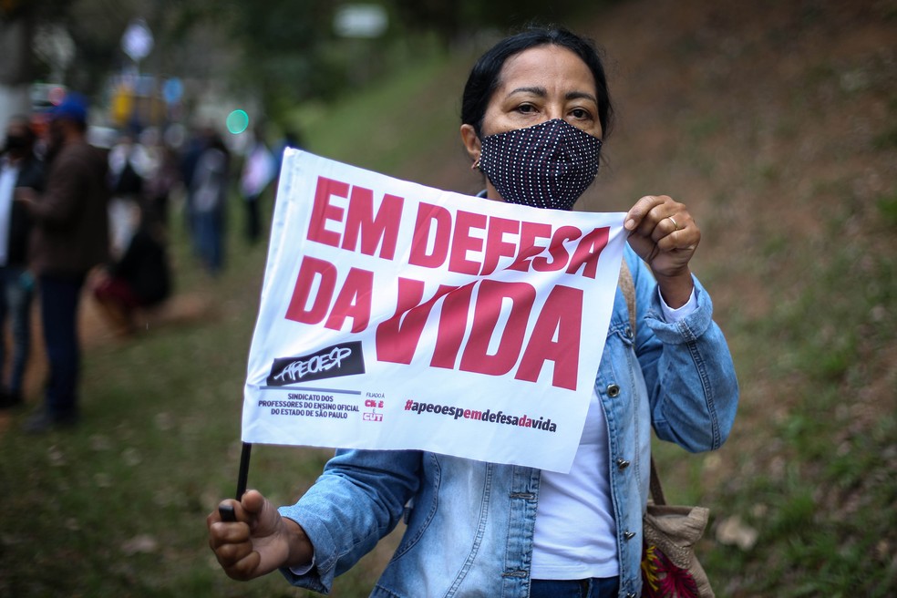 Professores da rede pública estadual de SP protestam contra retomada das aulas presenciais — Foto: Felipe Rau/Estadão Conteúdo 
