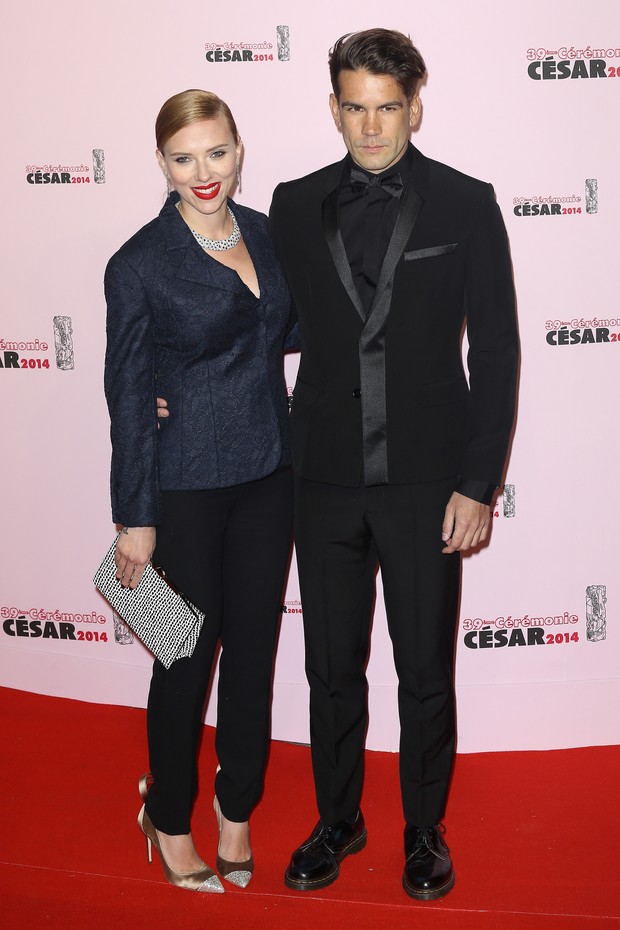 Scarlett Johansson e Romain Dauriac, em fevereiro deste ano (Foto: Getty Images)
