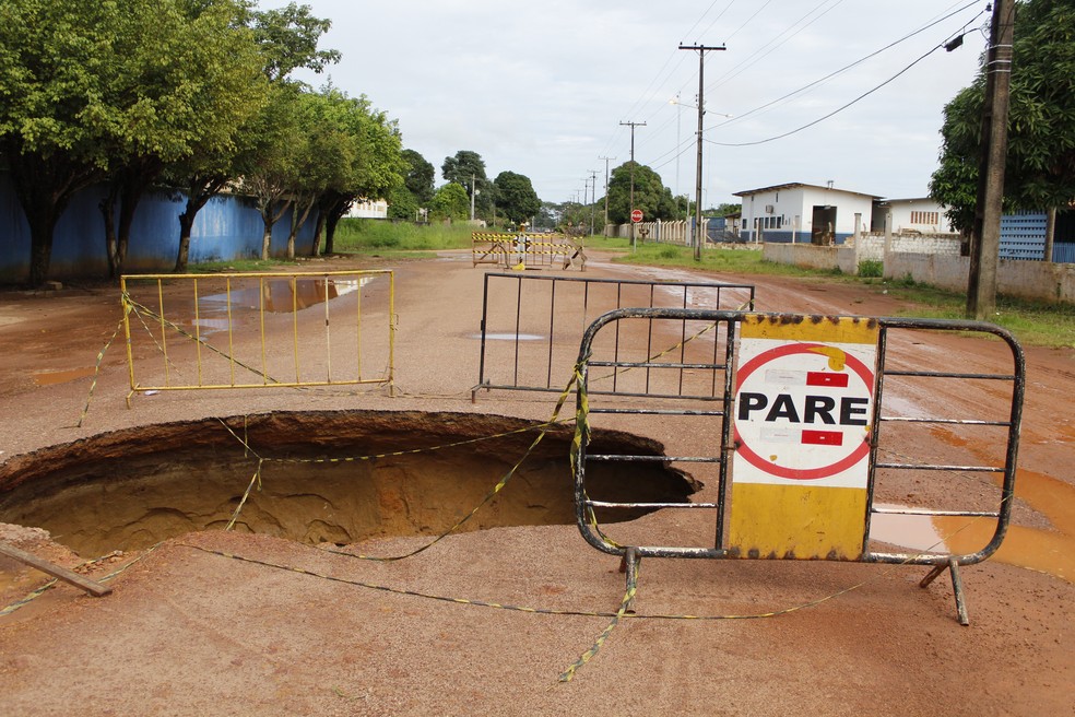 Companhia de Águas e Esgotos de Rondônia informou que resolverá o problema ainda nesta semana.  — Foto: Fabiano do Carmo/G1