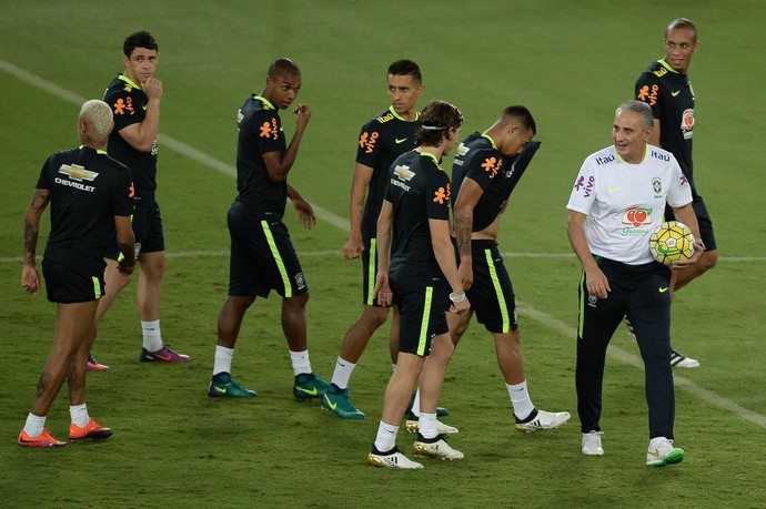 Tite comanda treino da seleção brasileira em Natal (Foto: Pedro Martins/MoWa Press)