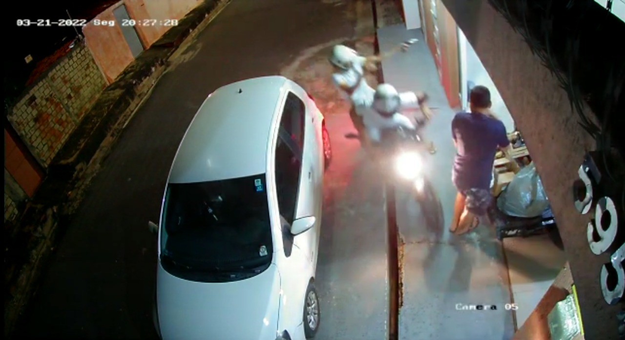 Câmeras registram atentado a tiros contra policial militar em Teresina; amigo foi atingido e morreu