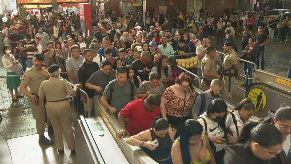 Greve metrô SP — Foto: TV Globo