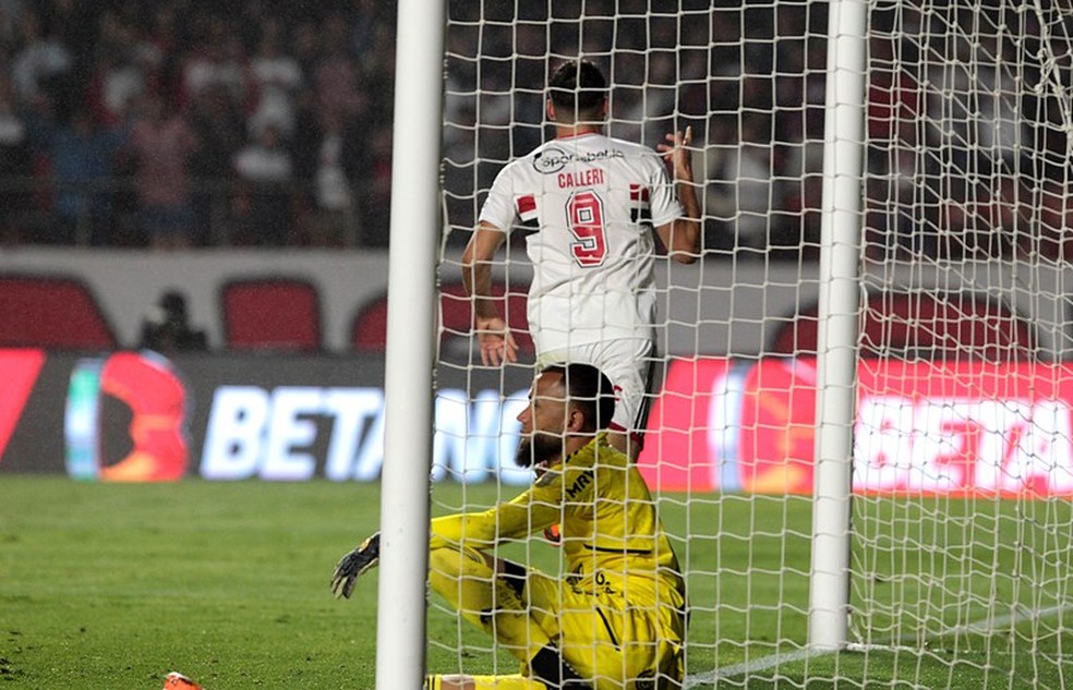 Calleri embala em momento decisivo e lidera São Paulo na tentativa de salvar a temporada