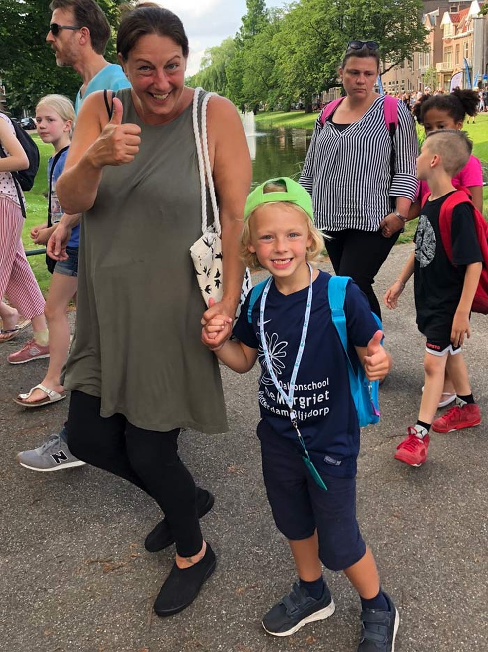 A empresária Nanja Totorla e o filho Gianlucca (Foto: Mariana Timóteo da Costa/GloboNews)