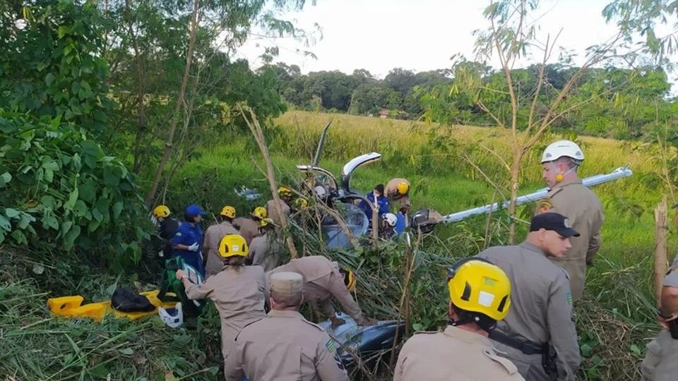 Acidente aéreo deixa irmã de piloto morta em Goiânia  — Foto: Divulgação/Corpo de Bombeiros de Goiás