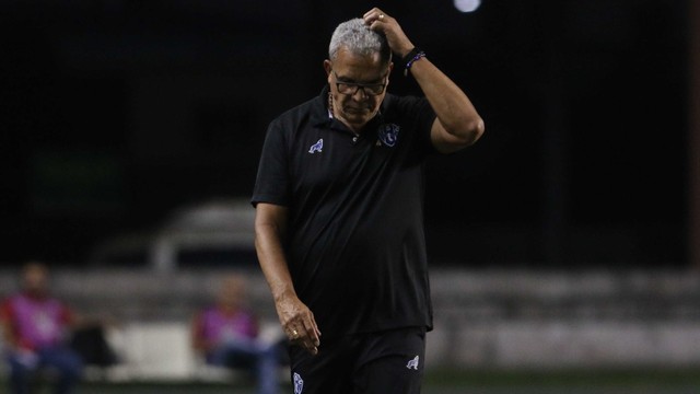 Hélio dos Anjos estava invicto há 22 jogos