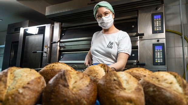 Julia Macedo, a empreendedora por trás da Pão à Mão (Foto: Divulgação)
