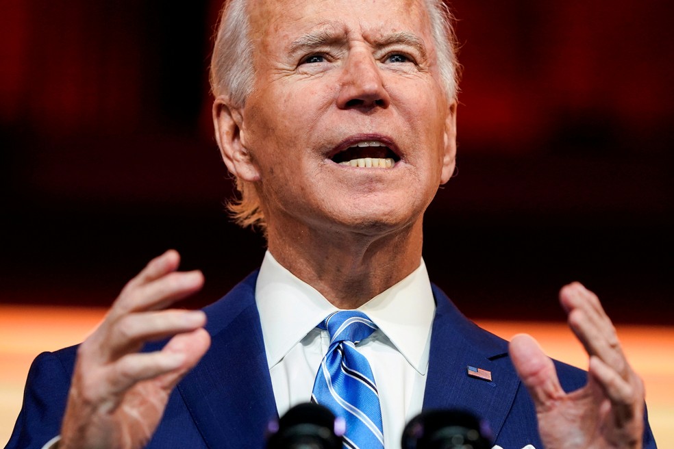 Joe Biden em discurso na quarta-feira (25) — Foto: Joshua Roberts/Reuters