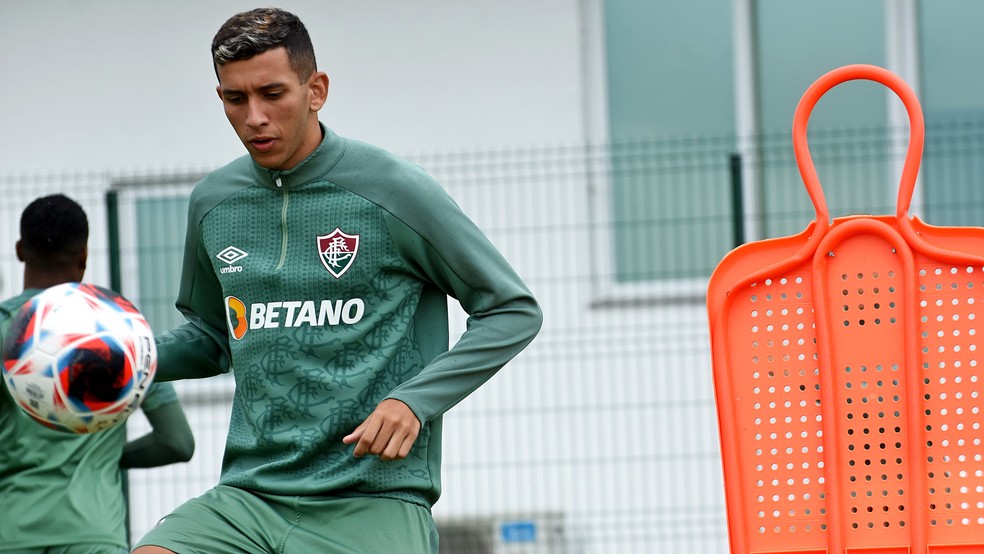 Douglas Nathan em treino do Fluminense — Foto: Mailson Santana / Fluminense FC