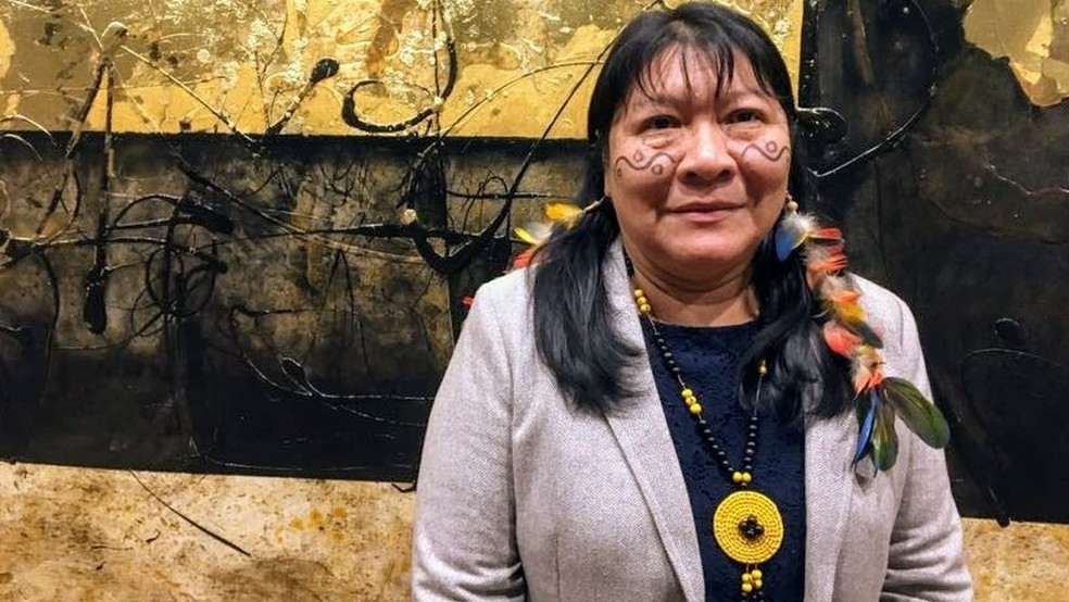 Joênia Wapichana, eleita deputada federal, foi a primeira indígena a se formar em Direito no Brasil — Foto: BBC