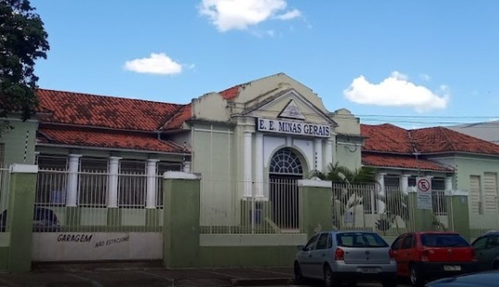 Escola Estadual Minas Gerais em foto de dezembro de 2019 — Foto: Bel Pereira Franco/Google Maps