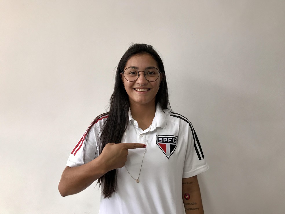 Atacante Micaelly foi apresentada no São Paulo — Foto: Divulgação / saopaulofc.net