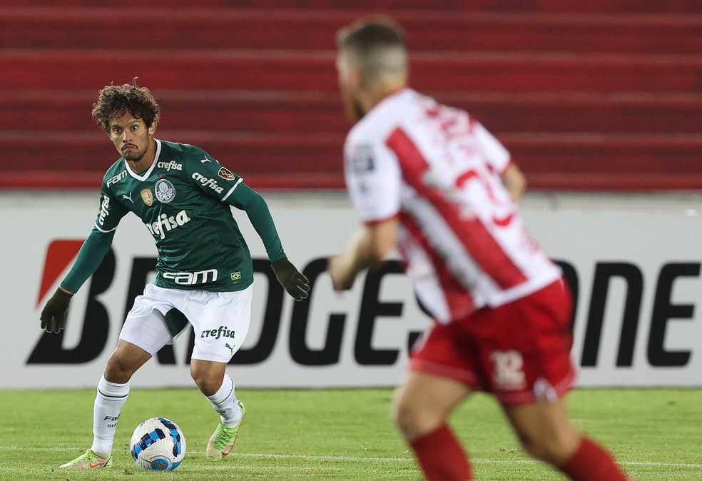 Gustavo Scarpa amplia leque de Abel Ferreira no Palmeiras