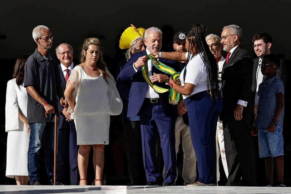 Lula recebe a faixa presidencial no Palácio do Planalto — Foto: REUTERS/Ueslei Marcelino