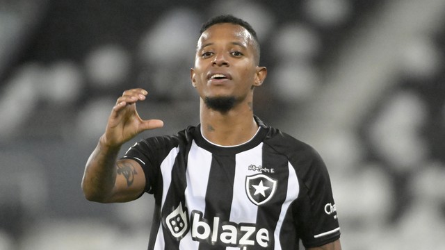 Tchê Tchê comemora em Botafogo x Bragantino
