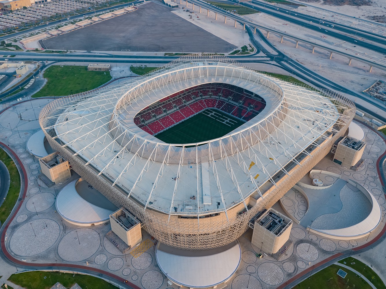 O estádio Ahmad Bin Ali foi projetado pelo escritório BDP Pattern Ramboll e AECOM (Foto: Reprodução / Qatar's Supreme Committee for Delivery & Legacy )