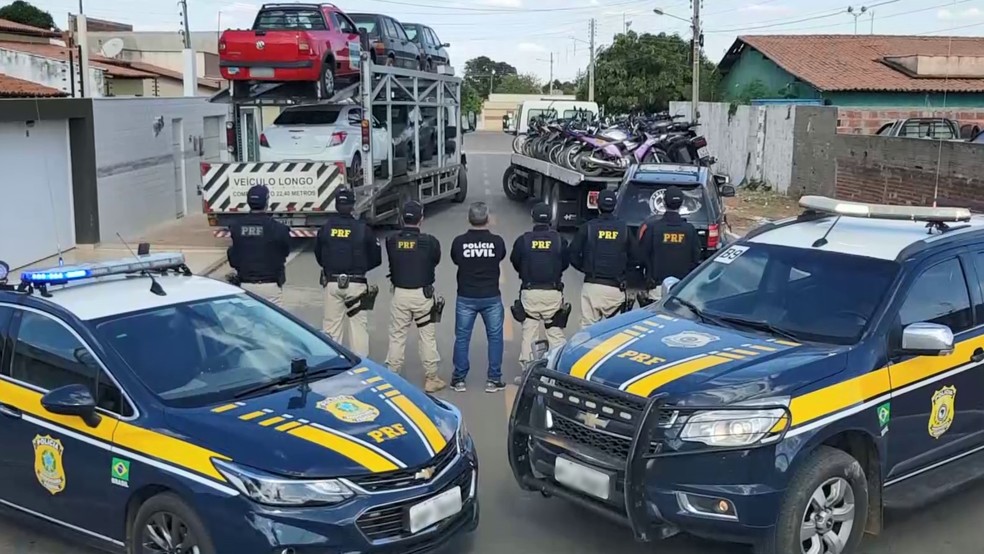 Operação da PRF que apreendeu quase 300 veículos aconteceu nos estados da Paraíba, Piauí e Mato Grosso — Foto: TV Cabo Branco/Reprodução