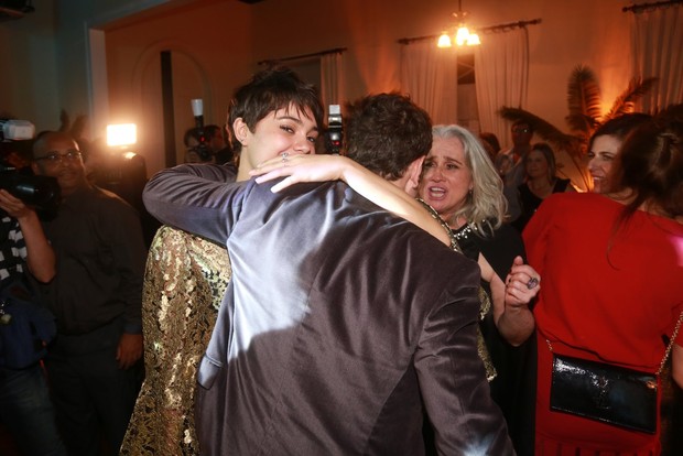 Vera Holtz, Daniel Oliveira e Sophie Charlotte em festa o Rio (Foto: Ricardo Leal e Claudio Andrade/ Foto Rio News) Vera Holtz, Daniel Oliveira e Sophie Charlotte em festa o Rio (Foto: Ricardo Leal e Claudio Andrade/ Foto Rio News)