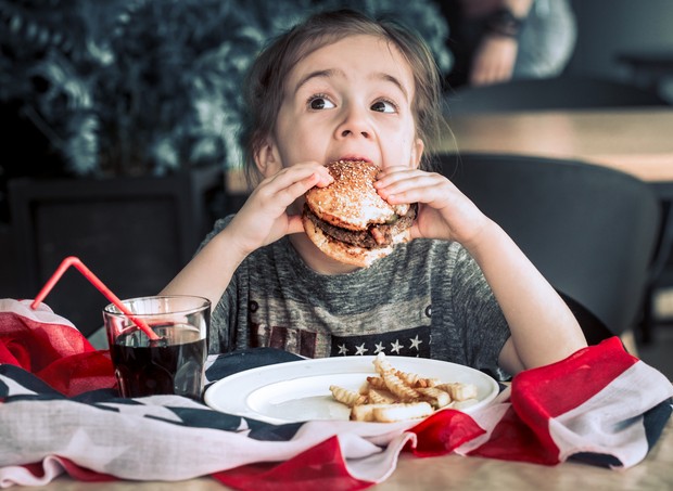 Mãe dá conselhos para adultos que não sabem lidar com crianças em  restaurantes - Revista Crescer | Curiosidades