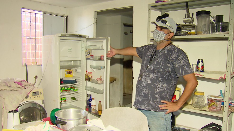 No bairro de Jardim Brasil 1, em Olinda, a família de Gabriel Ângelo Araújo perdeu remédios que custam milhares de reais — Foto: Reprodução/TV Globo
