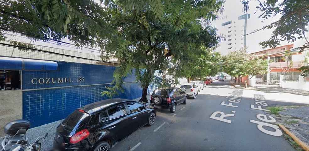Crime aconteceu na Rua Feliciano José de Farias, no bairro de Boa Viagem, na Zona Sul do Recife — Foto: Google Street View/Reprodução