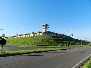 Penitenciária &quot;Silvio Yoshihiko Hinohara&quot; está localizada na Rodovia Raposo Tavares, km 586, em Presidente Bernades (Foto: Arquivo/G1)