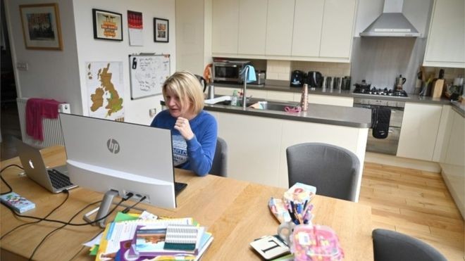 Home office é uma das formas para combater coronavírus, diz estudo (Foto: EPA, via BBC News Brasil)