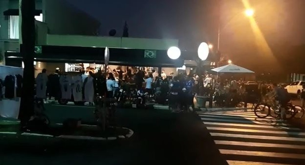Bar promove aglomera&ccedil;&atilde;o de torcedores durante final do Paulist&atilde;o em Mar&iacute;lia &mdash; Foto: Mar&iacute;lia Not&iacute;cia/Divulga&ccedil;&atilde;o