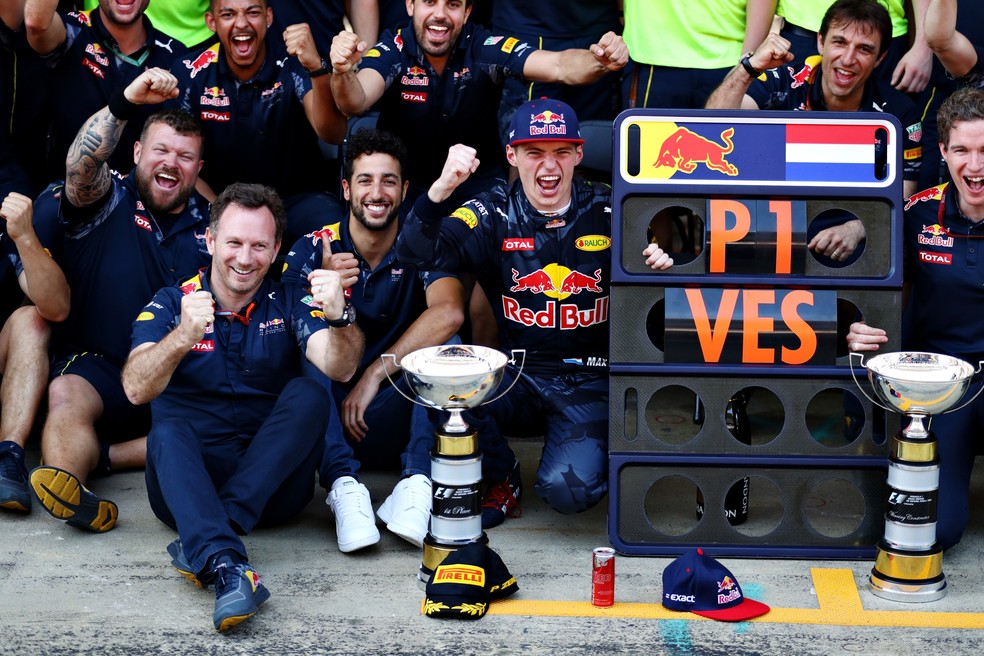 RBR comemora vitória de Verstappen no GP da Espanha — Foto: getty images