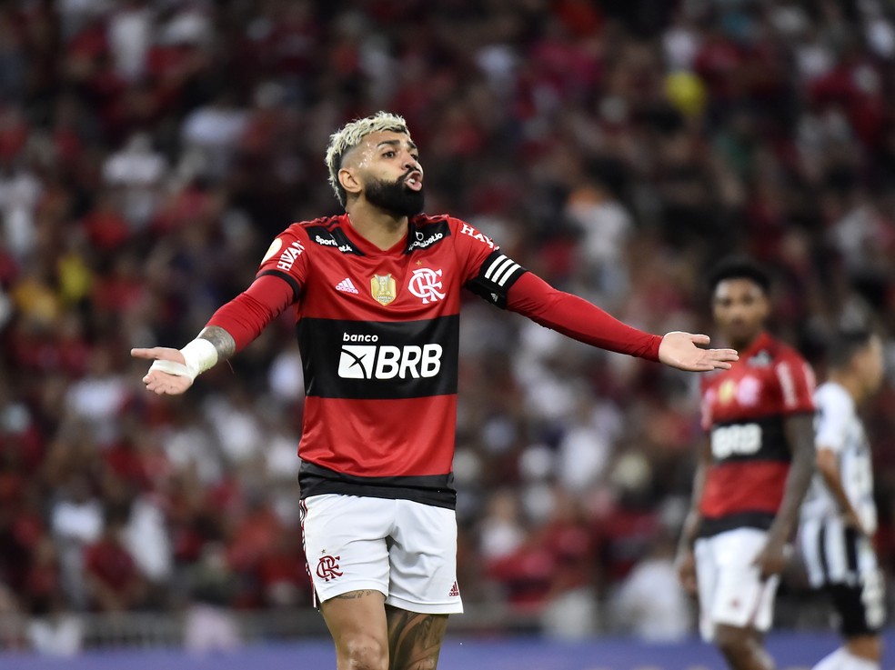 Gabigol reclama em Flamengo x Santos — Foto: André Durão / ge