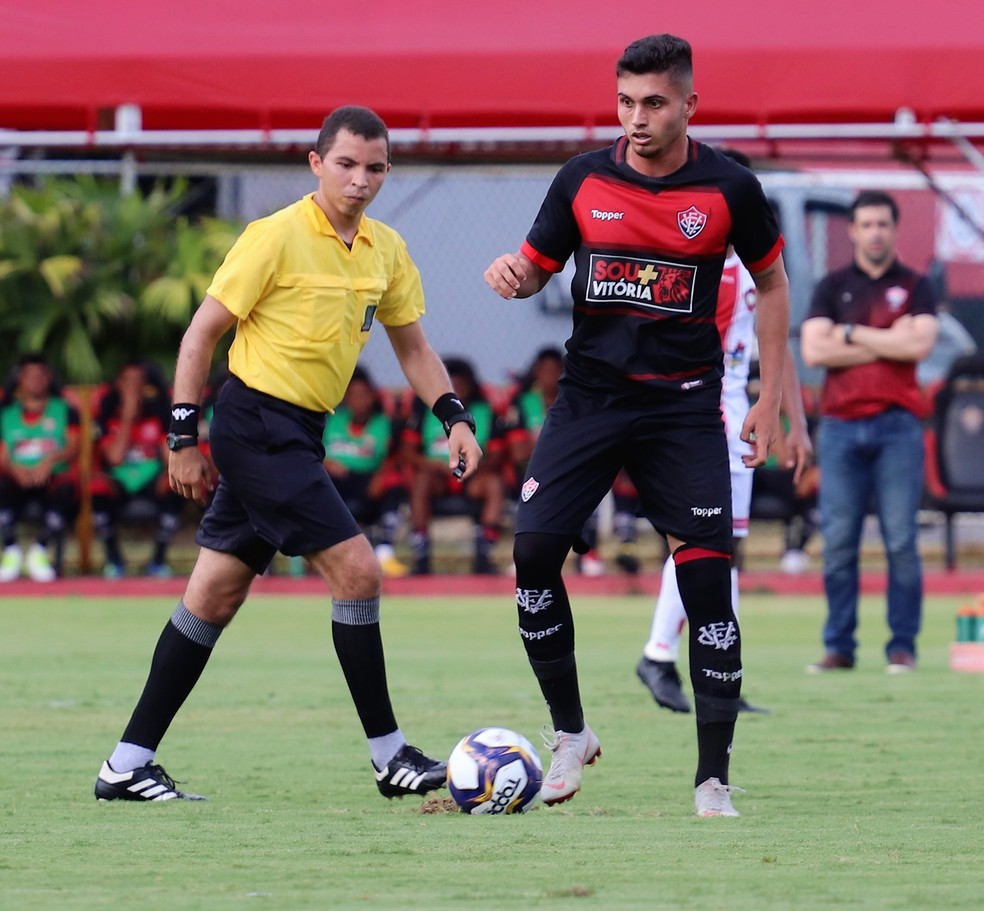 Luan Silva não joga desde março de 2020 — Foto: Maurícia da Matta / Divulgação / EC Vitória