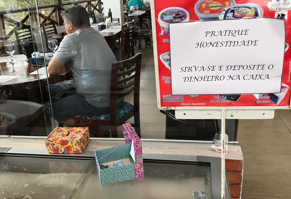 Sorveteria deixa clientes pagarem como querem em Areia, no Brejo da Paraíba (Foto: Dilene Marques/ Divulgação )