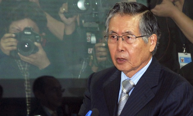 Alberto Fujimori ouve leitura de sentença à prisão por corrupção