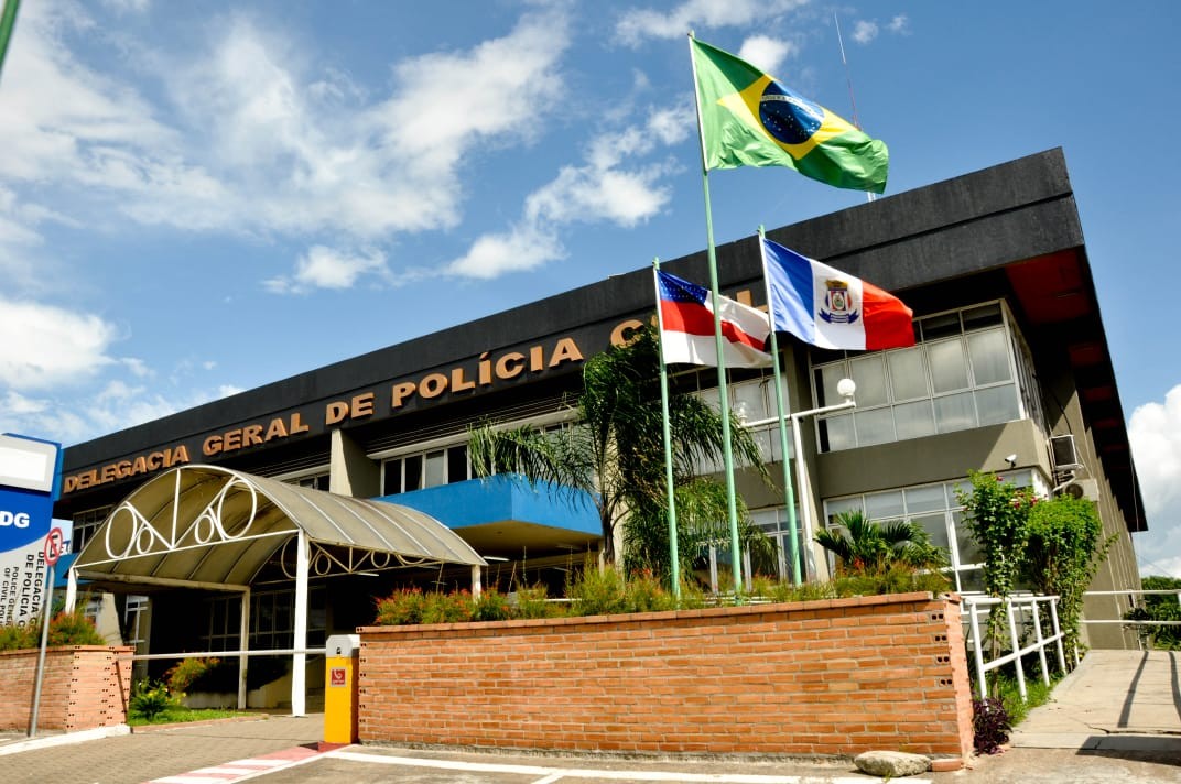 Jovem é preso após cobrar R$ 30 mil para não divulgar vídeo íntimo de mulher em Manaus