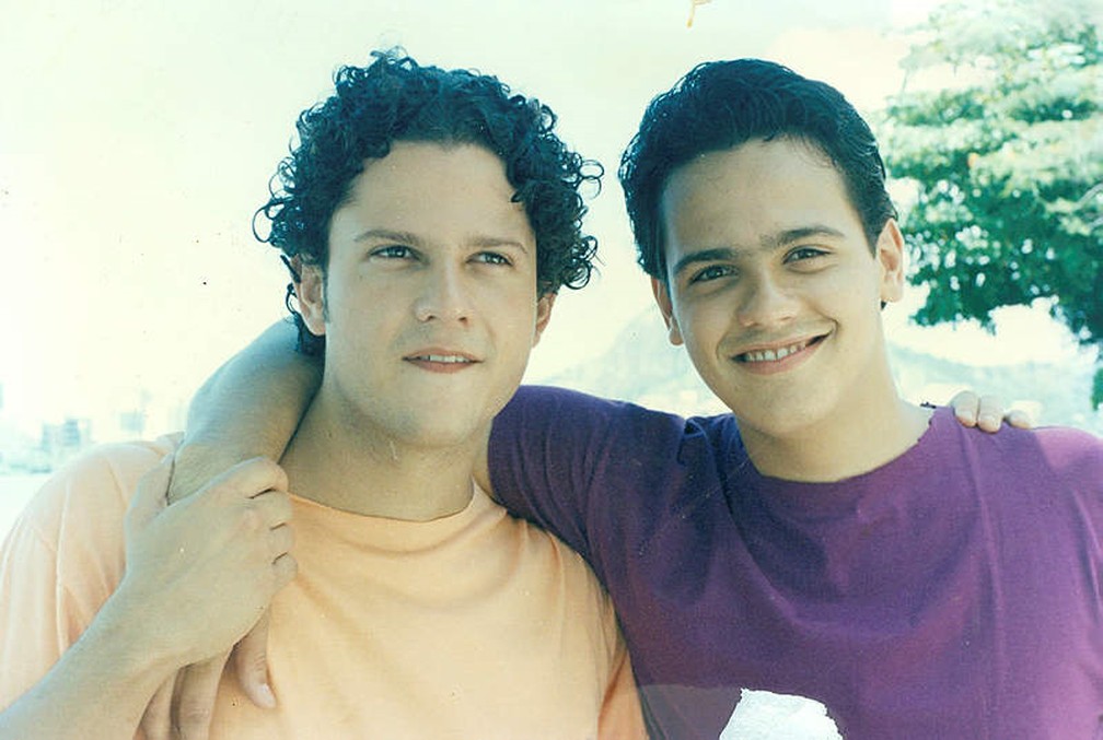 Irmãos Danton e Selton Mello vão às lágrimas em homenagem ...