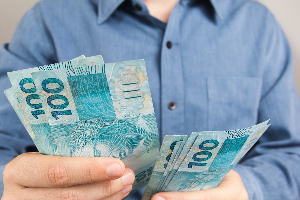 Como Calcular O Valor Do Decimo Terceiro Salario Educacao Financeira Valor Investe